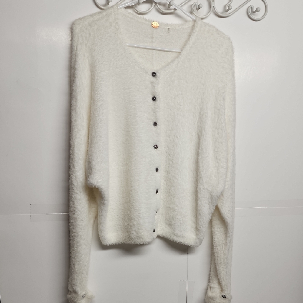 FP ONE Imported By Urban Outfitters xVtg women's Comfy Cozy & Soft White Sweater